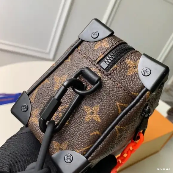Rep ladies VUITTON SOFT LOUIS TRUNK MINI 0520